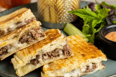 Kavurmalı Bazlama Tost